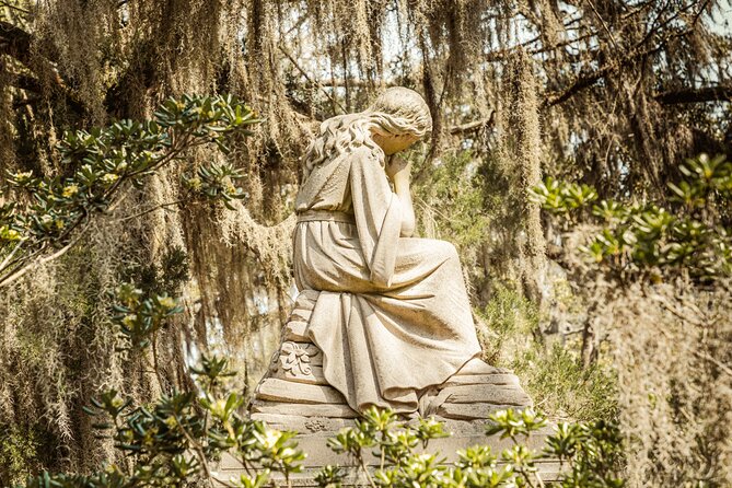 2-Hour Bonaventure Cemetery Walking Tour - Why Bonaventure Cemetery Feels Like Savannah in One Place
