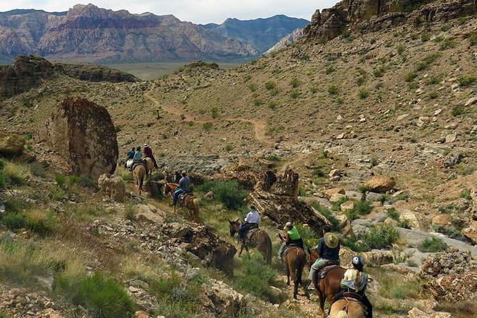 2-Hour Horseback Riding through Red Rock Canyon - What to wear and bring for a smooth morning out in the desert