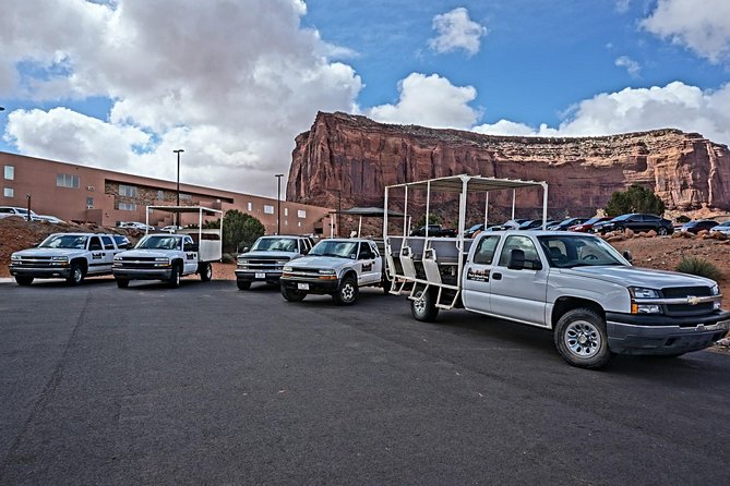 3.0 Hours of Monument Valley's Sunrise or Sunset 4×4 Tour - Meeting at The View Hotel, 15 Minutes Before the Light