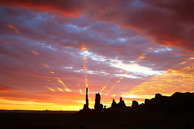 3.0 Hours of Monument Valley's Sunrise or Sunset 4×4 Tour - John Ford’s Point, movies on sandstone