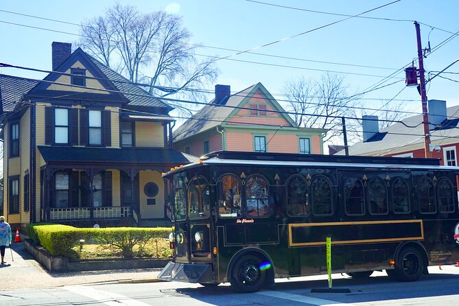 90-Minute Narrated Sightseeing Trolley Tour in Atlanta - What “small-group” means on this trolley, and how narration helps