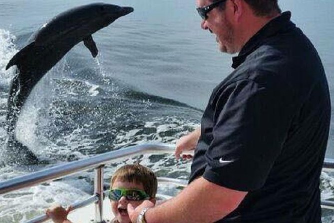 Alabama Gulf Coast Dolphin Cruise - Family fun on board: why kids usually love it