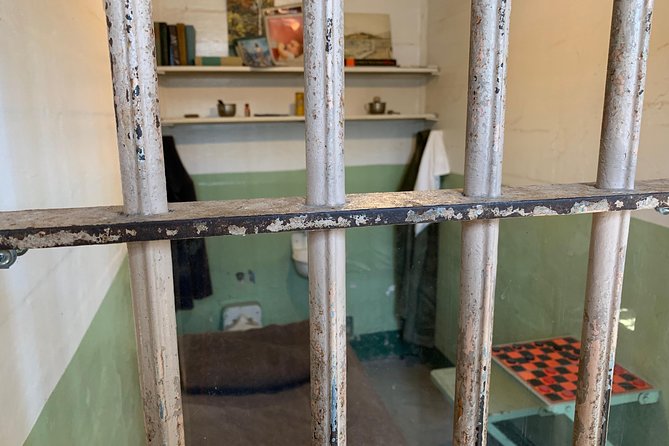 Alcatraz Visit with Night Option and SF Bay Cruise - Daytime vs nighttime Alcatraz: what changes in the evening