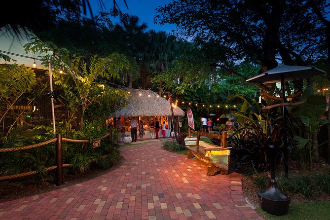 All You Can Eat BBQ Dinner and Show at Tropical Isle with Sightseeing Cruise - Jungle Queen BBQ Dinner, Show, and Cruise: Quick Take on the Vibe