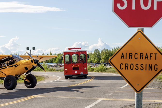 Anchorage Trolley Tour - Lake Hood Floatplane Base: Watching Takeoffs and Landings