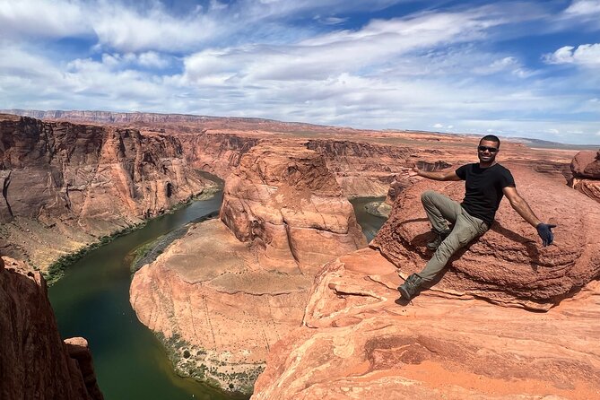 Antelope Canyon and Horseshoe Bend Day Trip from Las Vegas - The Lake Powell overlook break: quick photos, then back on the clock