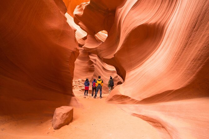 Antelope Canyon and Horseshoe Bend Day Trip from Las Vegas - Food and water: what’s included, what you might add