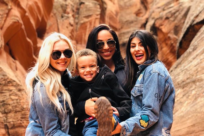 Antelope Canyon and Horseshoe Bend Small Group Tour from Vegas - Small-Group Comfort With a Cap of 14 People