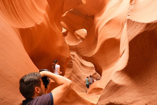Antelope Canyon and Horseshoe Bend Small Group Tour from Vegas - Photo Stops Beyond the Headliners: Lake Powell at Wahweap Overlook