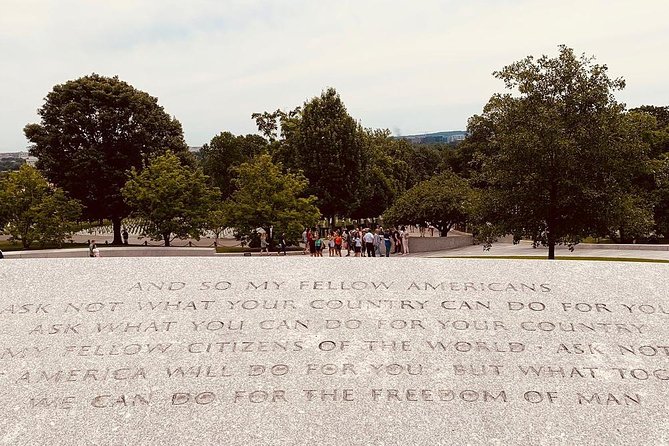 Arlington National Cemetery Hop-On Hop-Off Tour - What the hop-on hop-off format changes about your visit