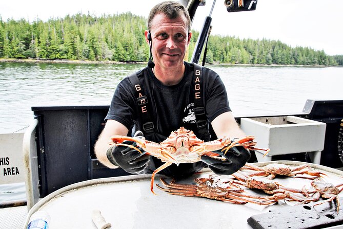 Bering Sea Crab Fisherman's Tour from Ketchikan - The on-deck catch tank: touching the animals and learning what happens next