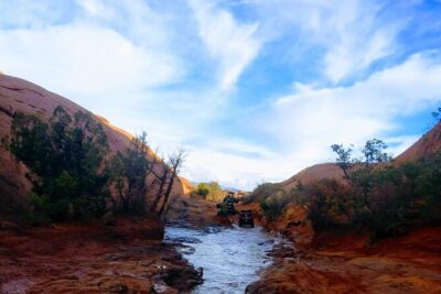 BEST! Hell’s Revenge U-Drive 4X4 Tour in Moab +Dinosaur Tracks!