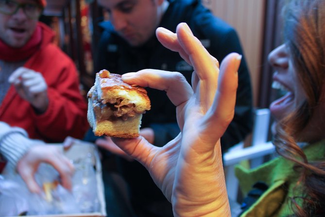 Bikes, Bites & Views: Chicago's Signature Dishes Bike Tour-Adults - Who should book the day tour versus the night tour?