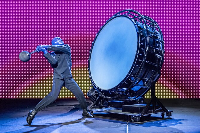 Blue Man Group at the Luxor Hotel and Casino - The 90 Minutes Inside the Show: Sound, Video, and Pipe-Drum Comedy