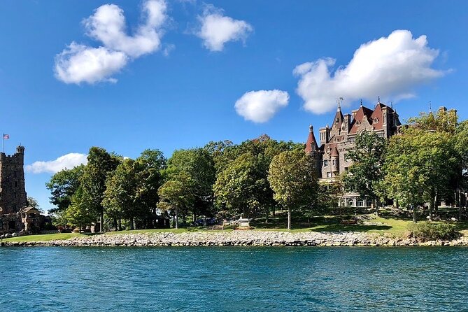 Boldt Castle and 2 Nation Tour - The guided cruise: 27 miles of river scenery plus real stories