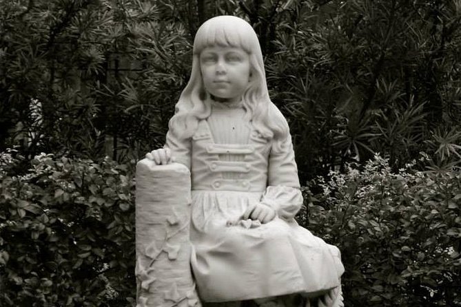 Bonaventure Cemetery Scenic History Art Symbols and Film Tour - Price and Value: Why $30 Can Still Feel Like a Bargain
