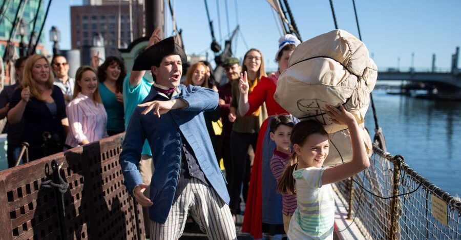 Boston: Boston Tea Party Ships and Museum Interactive Tour - Getting Your Handbill, Mohawk Disguise, and On-Stage Instructions