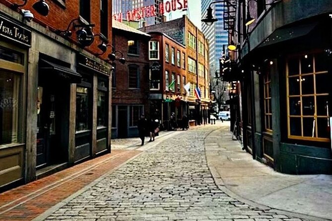 Boston Freedom Trail Walking Tour with Costumed Guide - Stop-by-stop: what you’ll see, what you’ll learn, and what to watch for