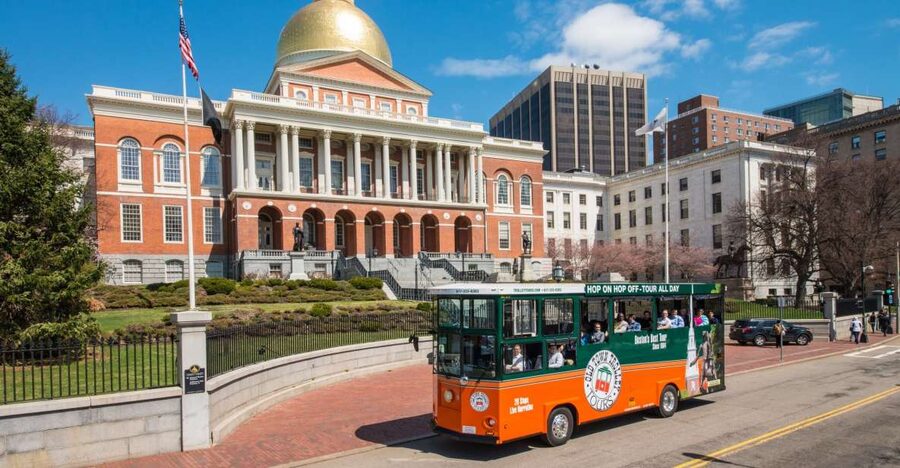 Boston: Hop-on Hop-off Old Town Trolley Tour - The two loops and 13 stops: how to map your day