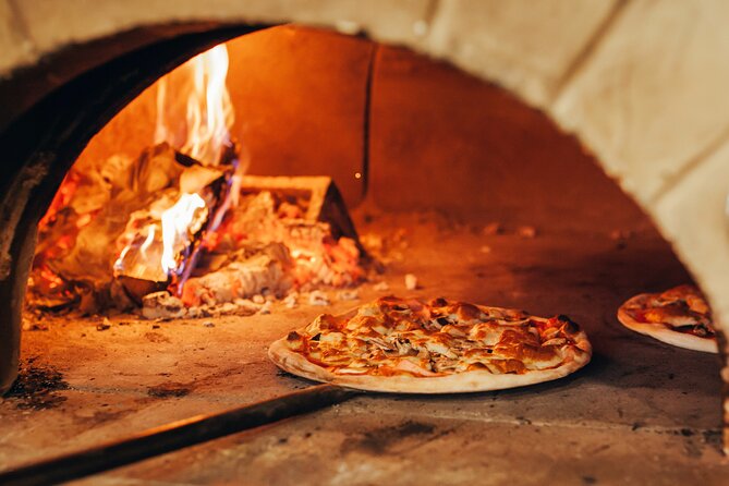 Boston Pizza Lovers Food and History Walking Food Tour - Three Full-Size Pizza Slices and a Cannoli Finish: How to Eat Smart on a Walk