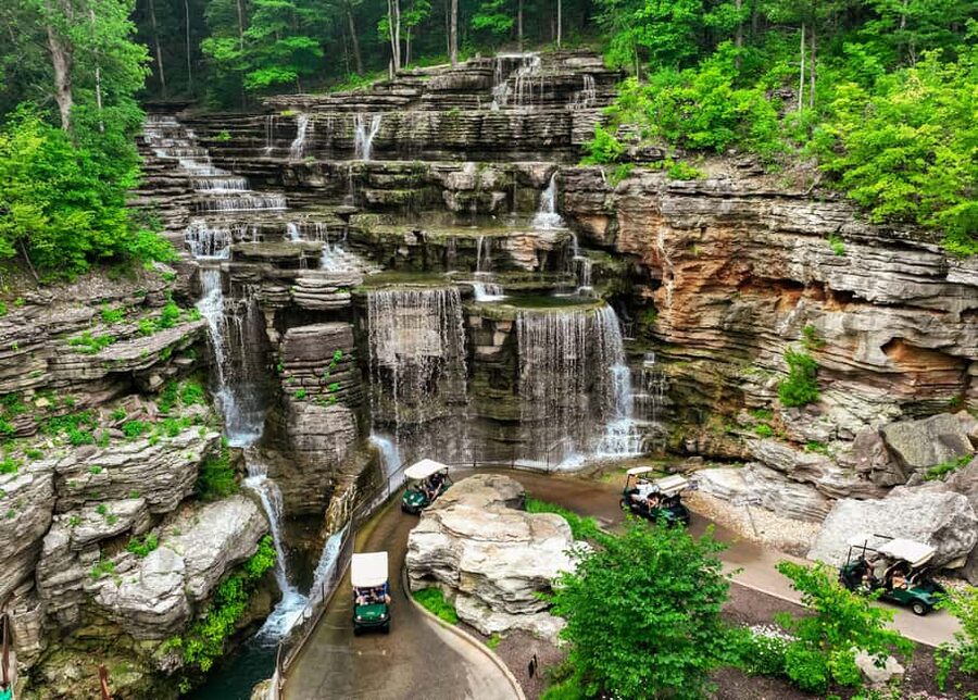 Branson: Top of the Rock Ozarks Heritage Preserve - Key things you’ll notice right away
