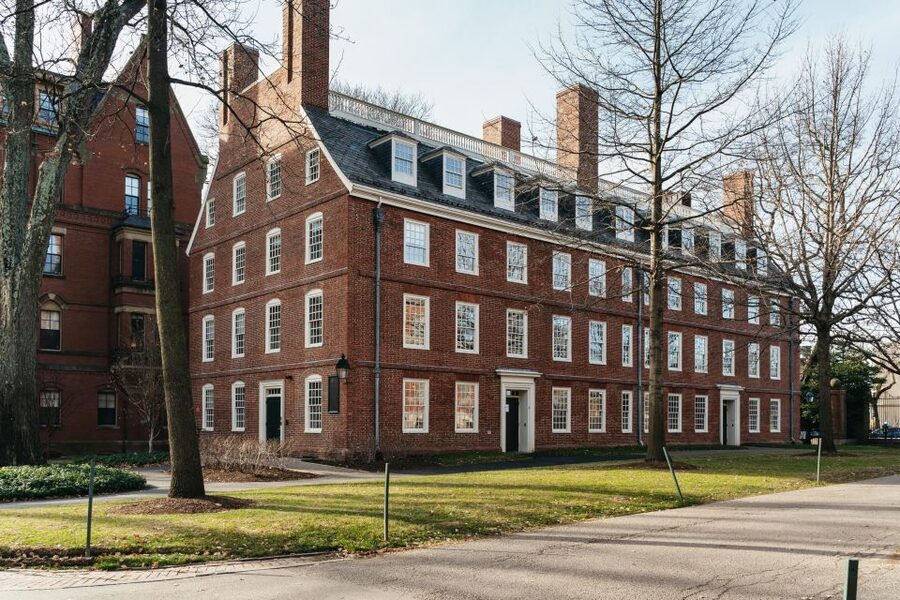 Cambridge: Harvard University Student-Guided Walking Tour - The 70-minute pace: plenty of stops, not a marathon