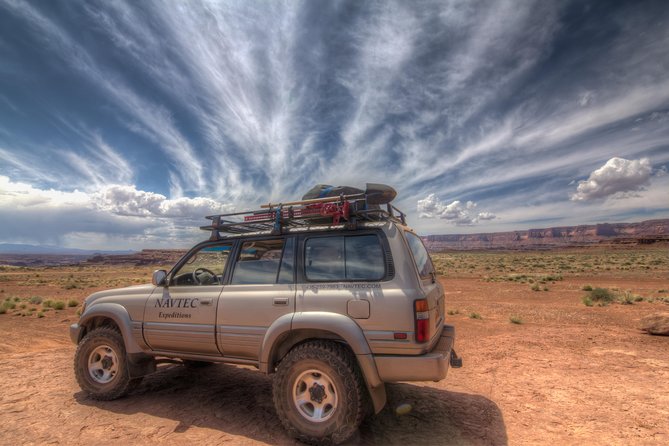 Canyonlands National Park Half-Day Tour from Moab - What the 4WD ride feels like: bumpy roads, narrow edges, and small-group attention
