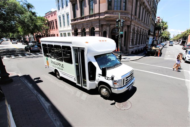 Charleston City Sightseeing Bus Tour - Rainbow Row and the Battery, the best photo window moments