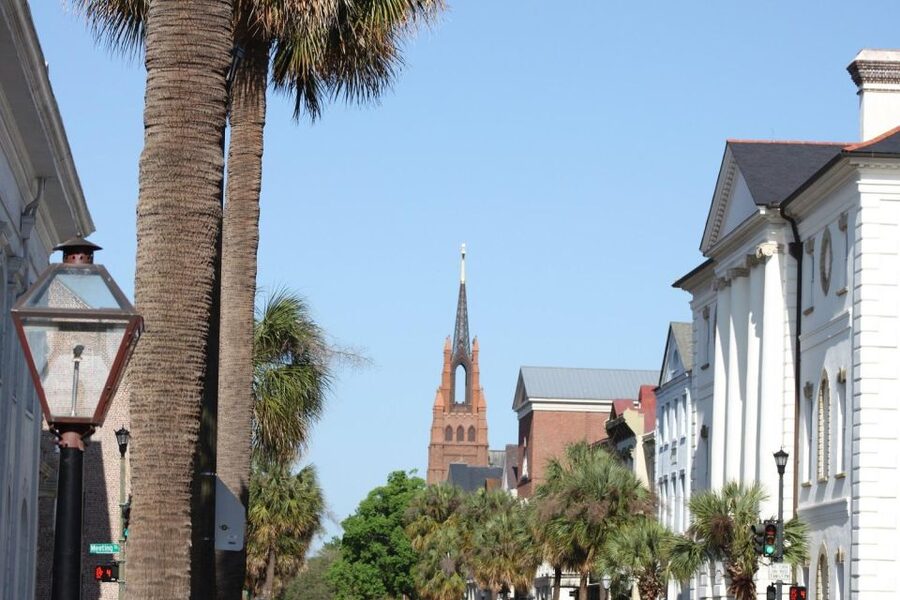 Charleston: Historic City Highlights Guided Bus Tour - Key highlights to look for