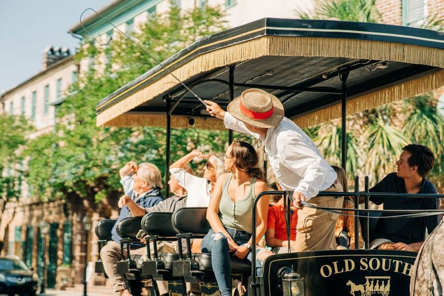 Charleston: Historical Downtown Tour by Horse-drawn Carriage - From the Stables to the City Gate: How the Ride Moves