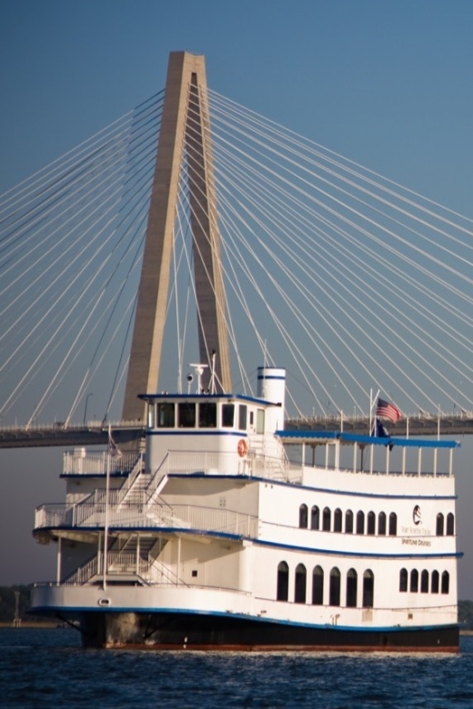 Charleston: Luxury Harbor Dinner Cruise - Service Quality: Attentive Staff That Actually Shows Up