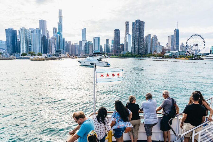 Chicago: 1.5-Hour Lake and River Architecture Cruise - The route you actually care about, DuSable Bridge to Lake Michigan and back