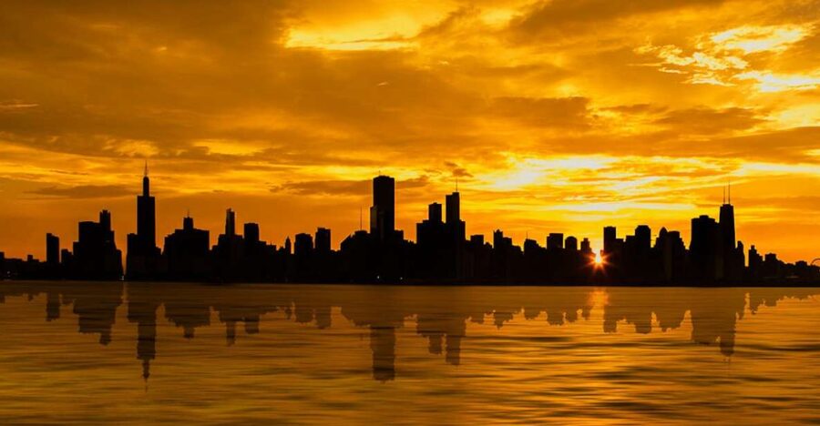 Chicago: 1.5-Hour Scenic Sunset Lake Cruise - Why the Chicago Lock turns a river cruise into real Lake Michigan time