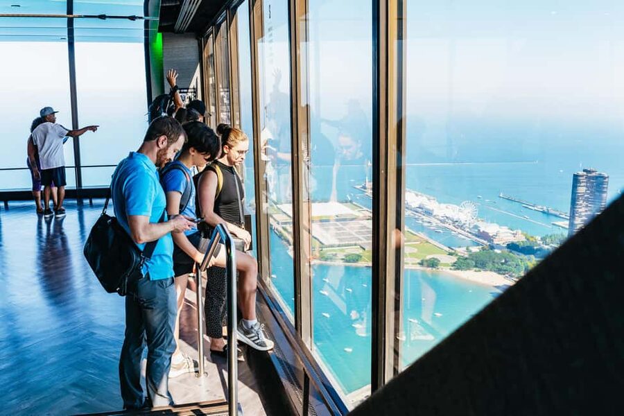 Chicago: 360 Chicago Observation Deck General Admission - Cloud Bar and Cloud Walk: Snacks, 3D Art, and Photo-Friendly Stops