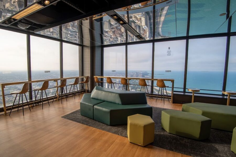 Chicago: 360 Chicago Observation Deck Sip and View Ticket - CloudWalk: the photo-friendly 3D mural and optical illusion