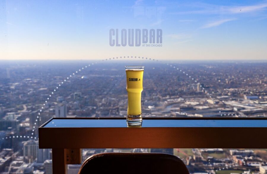 Chicago: 360 Chicago Observation Deck Sip and View Ticket - Getting in at 875 N. Michigan: timed entry, security line, and no surprises