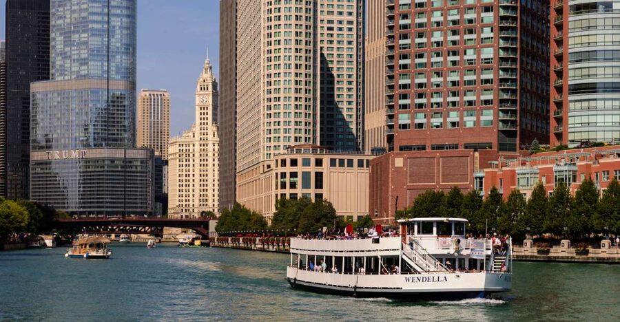 Chicago: 45-Minute Family-Friendly Architecture River Cruise - Indoor Climate Control Meets Outdoor River Breeze