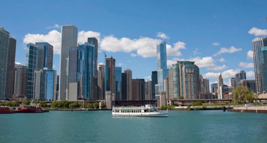 Chicago: Architecture Center Cruise on Chicago's First Lady - Who should book this cruise, and who might skip it