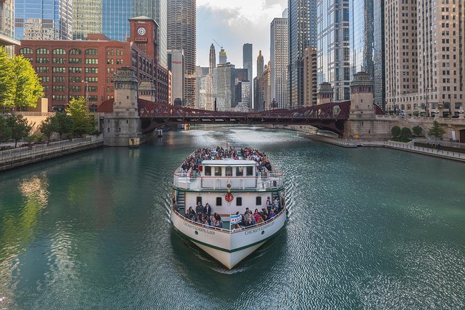 Chicago Architecture Center River Cruise aboard First Lady - First Lady cruise comfort: decks, climate control, and the bar