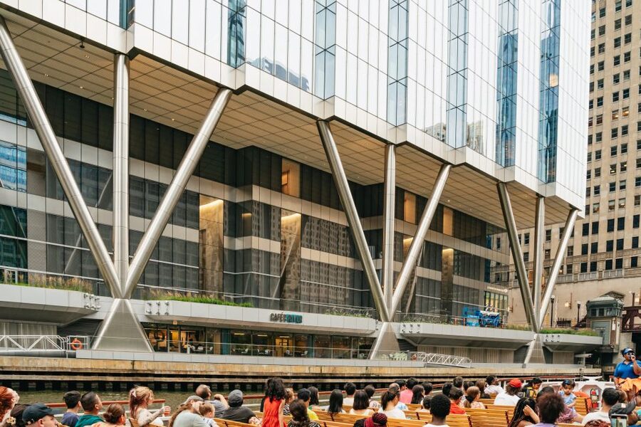 Chicago: Architecture River Cruise Skip-the-Ticket Line - Cash bar reality: what you can buy, and what you cannot