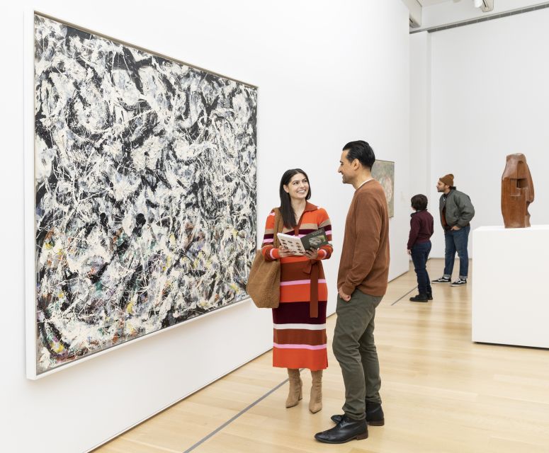 Chicago: Art Institute of Chicago Fast-Pass Ticket - American icons: Hopper, Grant Wood, and the feeling of place