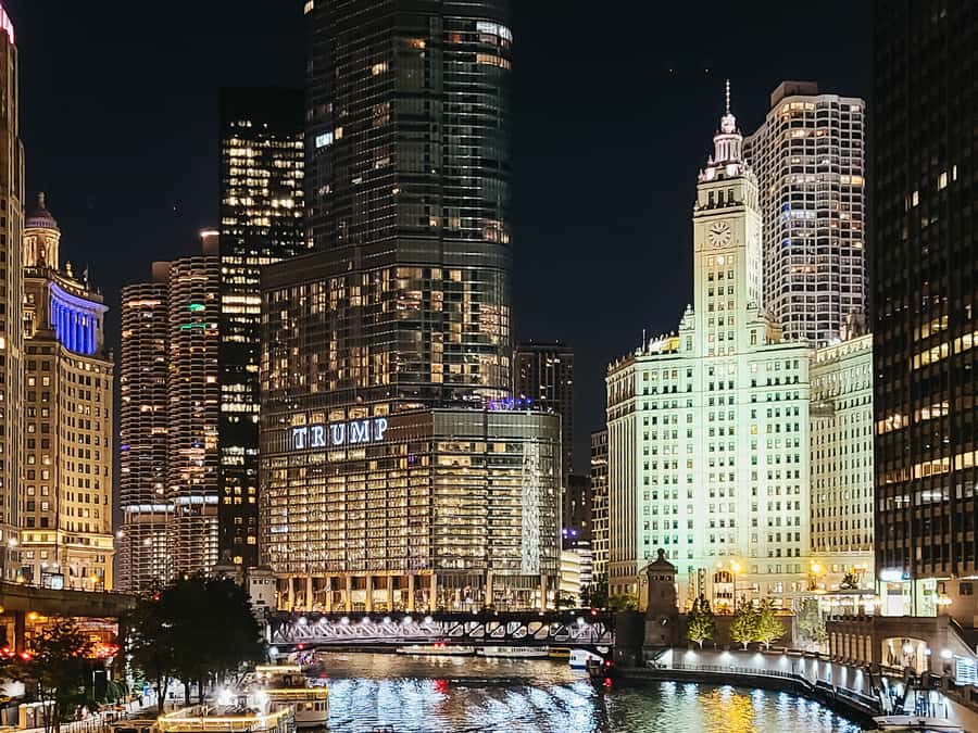 Chicago: Fireworks Cruise with Lake or River Viewing Options - How to Get the Best Deck View Without Freezing or Fighting the Crowd