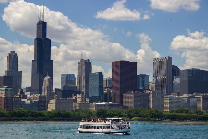 Chicago Lake and River Architecture Tour - Chicago River first: water, architecture, and the city’s engineering story
