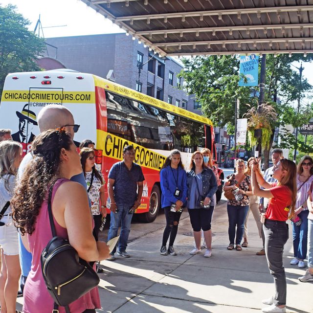 Chicago: Mob and Crime Bus Tour - Architecture and lakefront views: how the route supports the stories