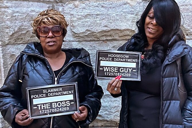 Chicago Murder Mystery Tour - Stop 3: Gold Coast, interrogations in Chicago’s wealthiest streets