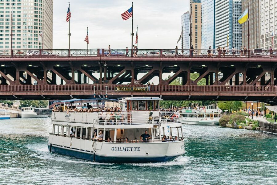 Chicago River: 1.5-Hour Guided Architecture Cruise - North and south branches: the Chicago lineup you came for