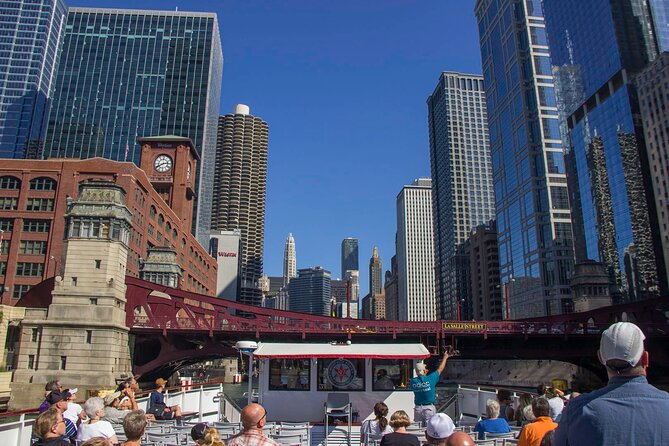 Chicago River 45-Minute Architecture Tour from Magnificent Mile - Top deck vs bottom deck: dress for the breeze, then grab the right seat