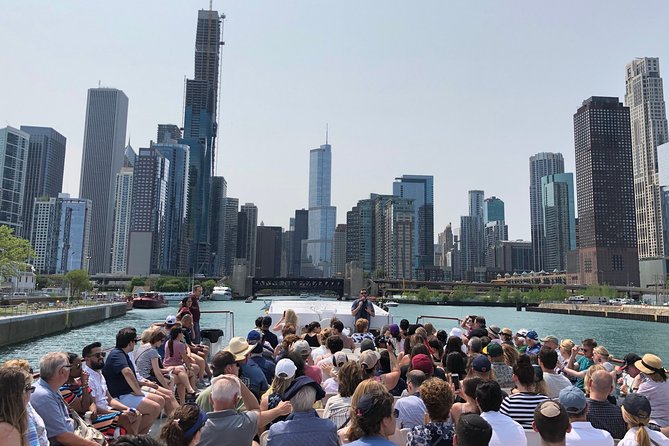 Chicago River 90-Minute Architecture Boat Tour - A 90-minute architecture story told from the Chicago River