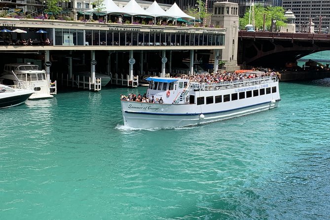 Chicago River 90-Minute Architecture Boat Tour - How the live narration turns buildings into context
