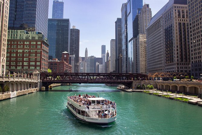 Chicago River 90-Minute Architecture Tour - The guide narration: where the trip turns from pretty to useful